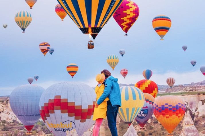 Anniversary Balloon Flight | Tours for Cappadocia Celebrate your love with an anniversary balloon flight in Cappadocia, enjoy breathtaking views, private rides, and a romantic experience in the sky