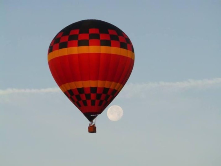 Experience the Cappadocia best hot air balloon rides, soar above breathtaking landscapes, and enjoy a magical sunrise view in a peaceful journey